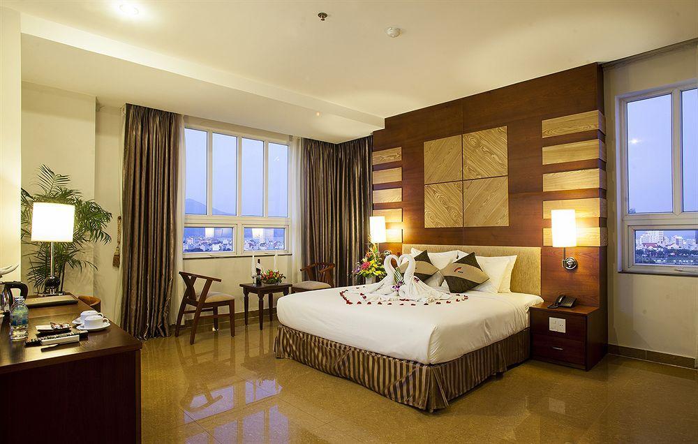 Vian Hotel Đà Nẵng Exterior foto